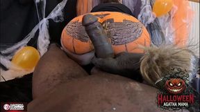 agatha mama em: um bbc fodendo um jack o lantern de halloween de uma milf brasileira