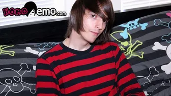 Skinny emo twink Mikey stretches his tight hole with a butt plug