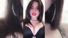 #brunette #redlips #bigboobs #latin #seductive #sparkly