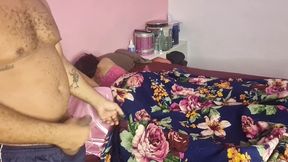 enteadas fofas recebendo visita do padrasto.