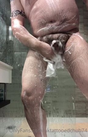 Chubby Guy Showering, Big Ass Show