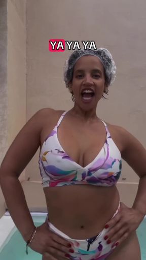 Curvy solo babe posing