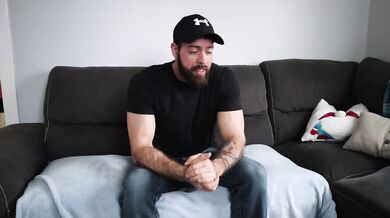 Big Booty Stranger MILF Lets Me in Her Home and FUCKS ME On Christmas