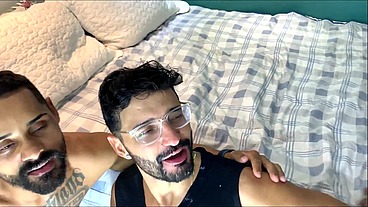 MARCOS GOIANO LEVA PICA DE TRÊS MACHOS. PUTO FODIDO POR VÁRIOS MACHOS COM FOME DE CU. O NERD FOI ENCURRALADO E LEVOU PICA ATÉ GOZAR DE TESÃO