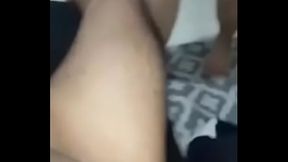 Punheta humilhante: esposa conta quantos j&aacute_ sentou e corno goza ouvindo