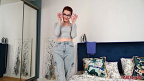 Hot Housewife Instead of Cleaning the House Passionately Masturbates Again