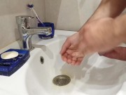 How to wash your hands with pee! Covid disinfection !)