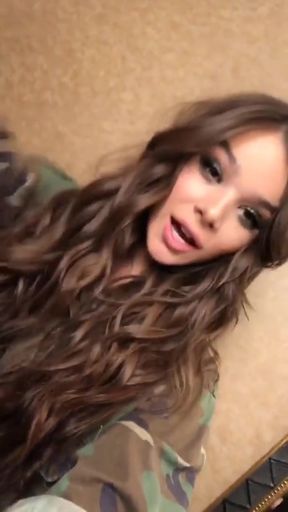 Celebrity Hailee Steinfeld's brunette beauty exposed