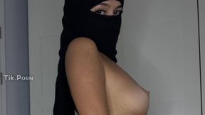 Member Model @aiisha @Teasing and #Hijab #Nude #Small Tits #Solo movie gratis video | Tik.Porn