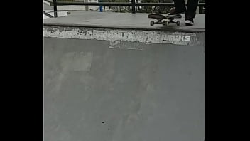 Novinho arrega&ccedil_ando no street e no bowl sem d&oacute_