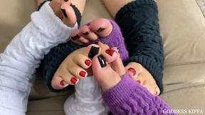 MOBILE - Goddess Kiffa Dolce Amaran and Juliette - Footsie sexy long toes wearing leg warmers - FOOTSIE - TOES - LONG TOES - SEXY TOES - GIRLS FEET - FOOT FETISH