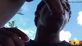 Achei um vagabundo no mato e pedi pra mamar ele!