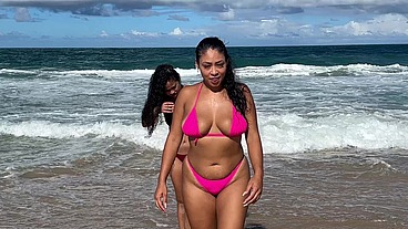 Festa boa na praia Enseada dos Coarais em Cabo PE