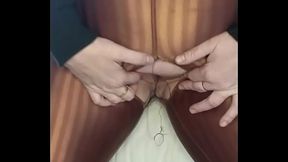 Madrasta nota que cal&ccedil_a rasgou em academia mas estava sem calcinha.   V&iacute_deos deixe nos coment&aacute_rios!!!!!