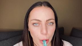 Rock Candy Lollipop: Webcam babe sucks solo