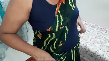 Desi Sexy Hot Cute Indian Bhabhi Wearing Dark Green Saree