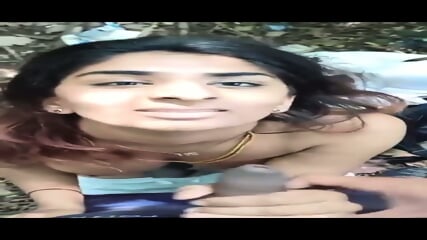 Indian slut gives sloppy blowjob and get fucked