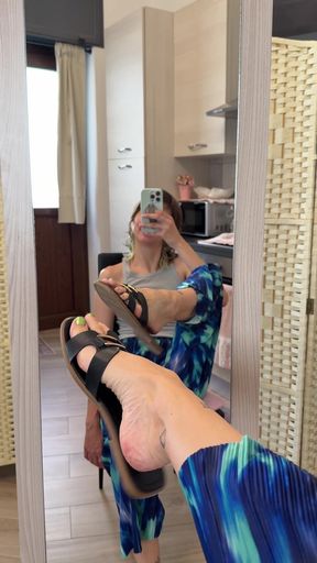 Sandaled toes tease feet fetishes