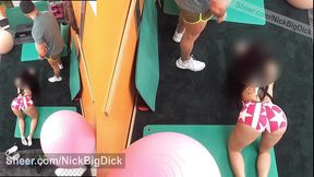 el entrenador se folla a esta chica despues del entrenamiento y se corro en boca