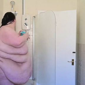 Shower Godess Fat Belly Queen