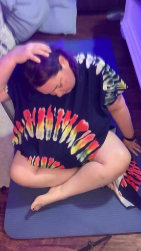 BBW Does Peek a Boo Yoga