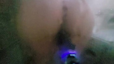 Flagrada no banho brincando gostoso com a SexMachine