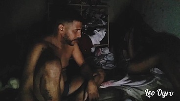 Fui ajudar minha enteada arrumar a bagunça na casa da avó dela acabei fudendo ela. (Nicoli Fox)