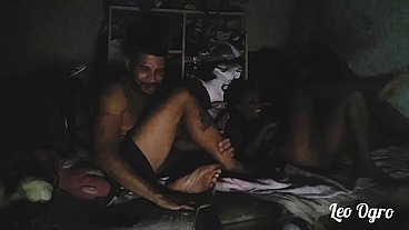 Fui ajudar minha enteada arrumar a bagunça na casa da avó dela acabei fudendo ela. (Nicoli Fox)