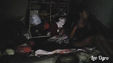 Fui ajudar minha enteada arrumar a bagunça na casa da avó dela acabei fudendo ela. (Nicoli Fox)