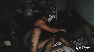 Fui ajudar minha enteada arrumar a bagunça na casa da avó dela acabei fudendo ela. (Nicoli Fox)