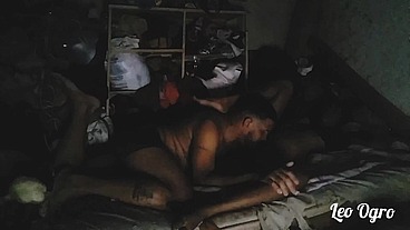 Fui ajudar minha enteada arrumar a bagunça na casa da avó dela acabei fudendo ela. (Nicoli Fox)