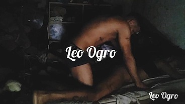 Fui ajudar minha enteada arrumar a bagunça na casa da avó dela acabei fudendo ela. (Nicoli Fox)
