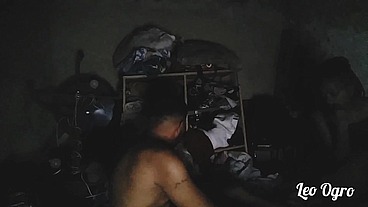 Fui ajudar minha enteada arrumar a bagunça na casa da avó dela acabei fudendo ela. (Nicoli Fox)