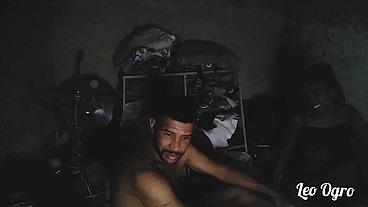 Fui ajudar minha enteada arrumar a bagunça na casa da avó dela acabei fudendo ela. (Nicoli Fox)