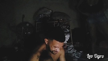 Fui ajudar minha enteada arrumar a bagunça na casa da avó dela acabei fudendo ela. (Nicoli Fox)