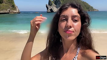 Hottie sucks my dick on a public beach and walks along the shore with cum on her face - Cumwalk