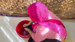 Big Pussy BBW big ass & Huge Boobs Hot Egypt milf Washing Dress & Gets Horny!