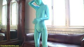 Hot babe feeling sexy in her zentai skintight spandex suit