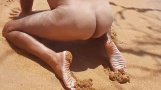 Brazilian, voyeur, dress – film solo publik seorang gadis yang berdandan seperti wanita dan masturbasi amatir