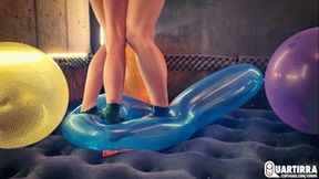 Q1071 Balloons vs latex feet - 1080p