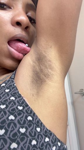 Armpit worship goddess showcases her unique assets on OnlyFans