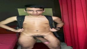brincando com o pauzao antes de ir pra escola