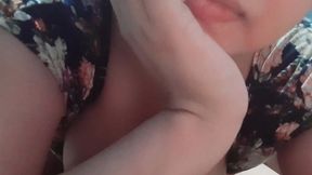 madrastra jovencita colegiala llega cachonda y el hijastro aprovecha para tener sexo con la tetona y culona madrastra, sexo real casero amateur.