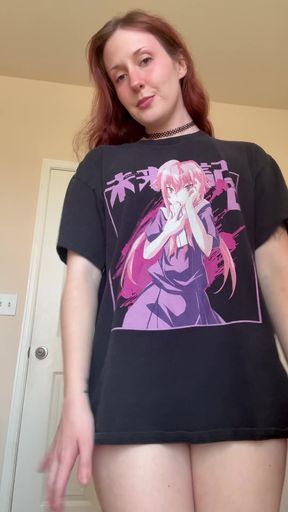Amateur onlyfan shows off her tits