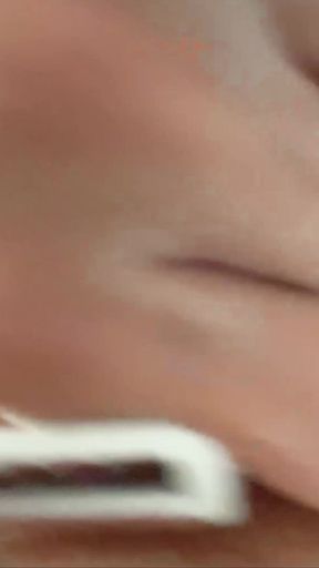 Top Fashion Model Shaves Her Pussy Before General Fashion Perfomance