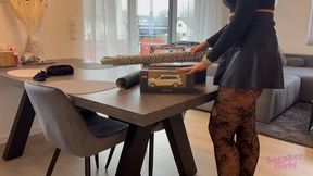 Sneaker-Girl Mia Moon - Angry Christmas - The Christmas Gift