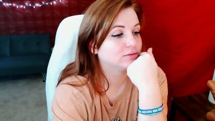 Teen gymnast's flexible body contorted for BBC train in locker room