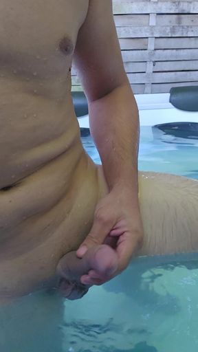 Wixen in the whirlpool
