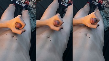 Teen twink jacks off in bed