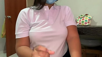 jodiendo a mi hermanastra antes de ir a la escuela la castigo por que se puso ua tanga